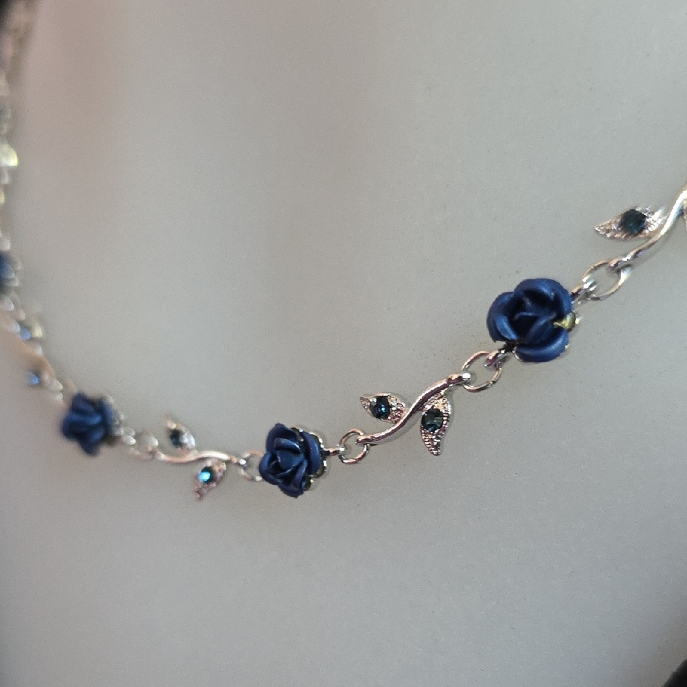 Sculpted Roses and Crystals Necklace